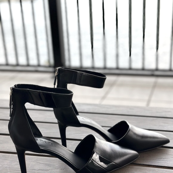 HIGH HEELS ONE STRAP IN BLACK GOATSKIN